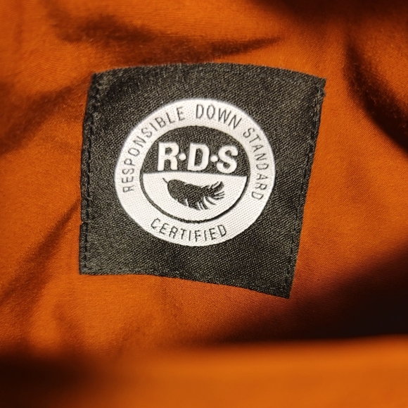 Levi's Mio Down Pillow Puffer Jacket - Picture 8 of 9